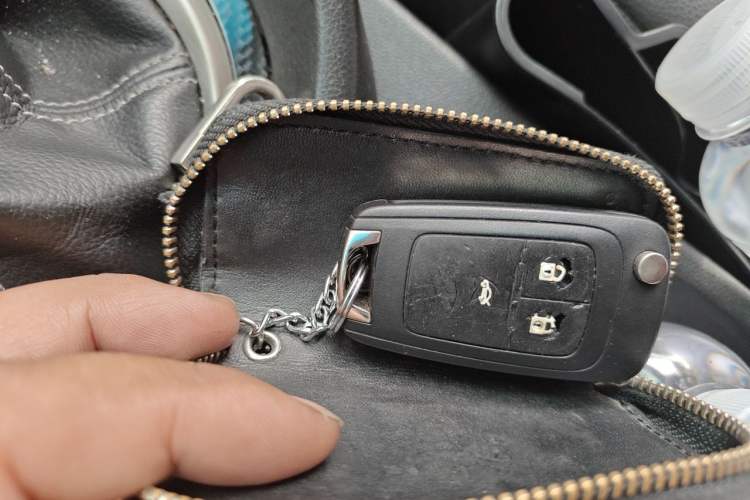 Used Buick GT 2017 15N Automatic Deluxe Edition Vehicle Key