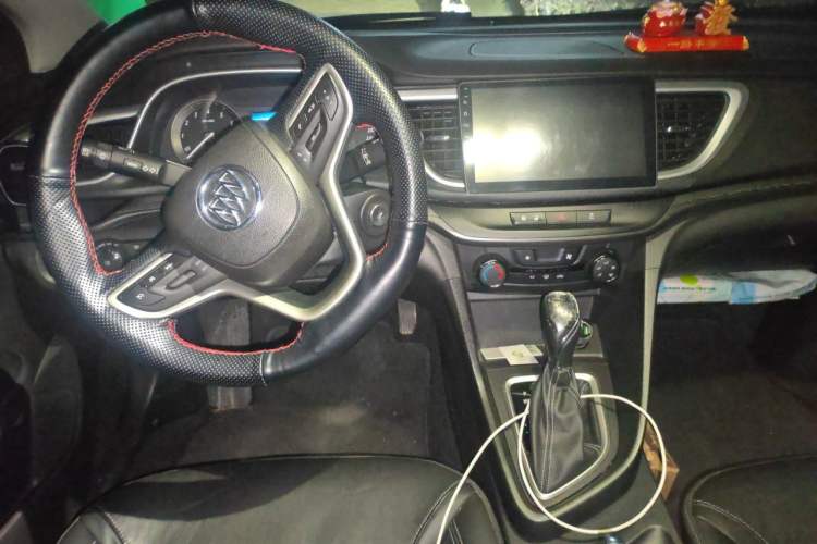 Used Buick GT 2017 18T Dual-Clutch Elite Model Center Console