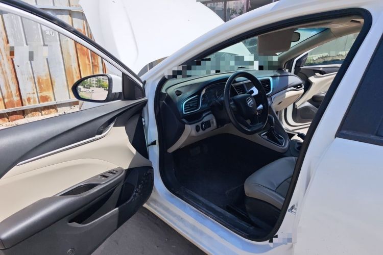 Used Buick GT 2017 15N Automatic Elite Version Driver Seat