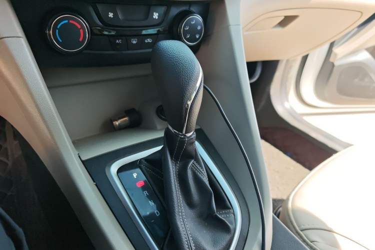 Used Buick GT 2017 15N Automatic Elite Version Gear Lever