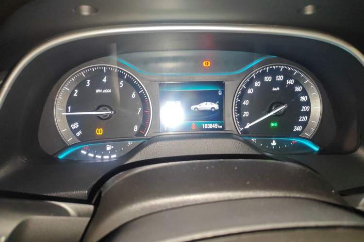 Used Buick GT 2017 18T Dual-Clutch Elite Model Odometer Close Up