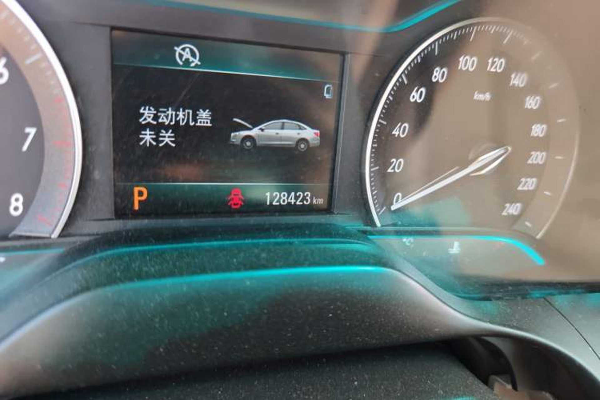 Used Buick GT 2017 15N Automatic Elite Version Odometer Close Up