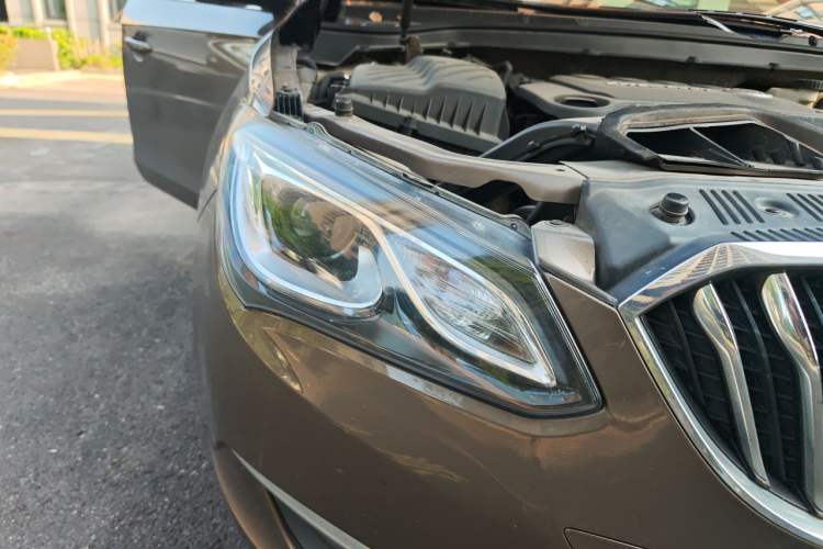 Used Buick GT 2017 15N Automatic Deluxe Edition Right Front Headlight