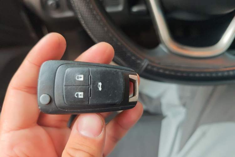 Used Buick GT 2017 15N Automatic Deluxe Edition Vehicle Key
