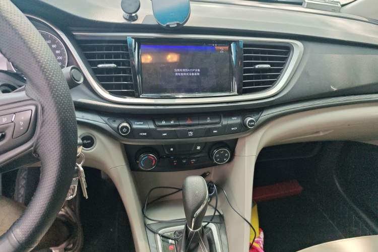 Used Buick GT 2017 15N Automatic Elite Version Audio And AC Panel