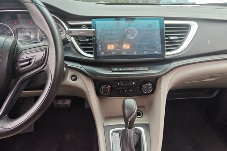 Used Buick GT 2017 15N Automatic Elite Version Audio And AC Panel