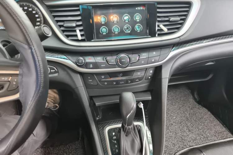 Used Buick GT 2017 15N Automatic Deluxe Edition Audio And AC Panel