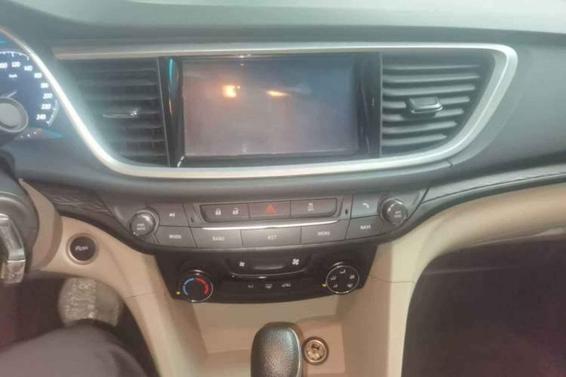 Used Buick GT 2017 15N Automatic Elite Version Audio And AC Panel