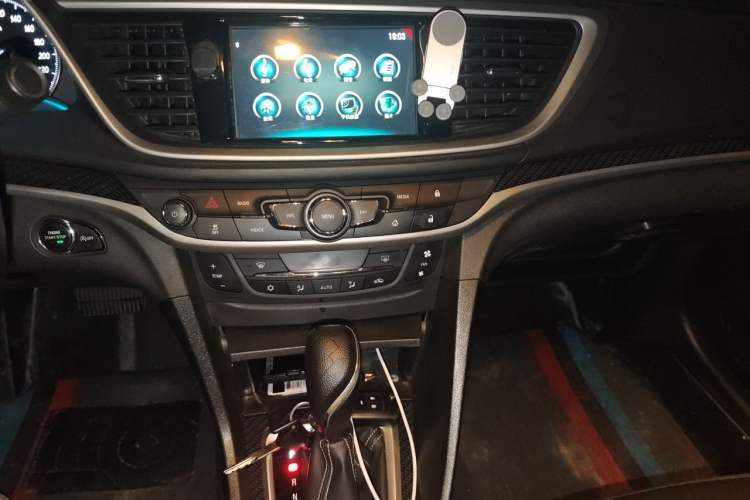 Used Buick GT 2017 15N Automatic Deluxe Edition Audio And AC Panel