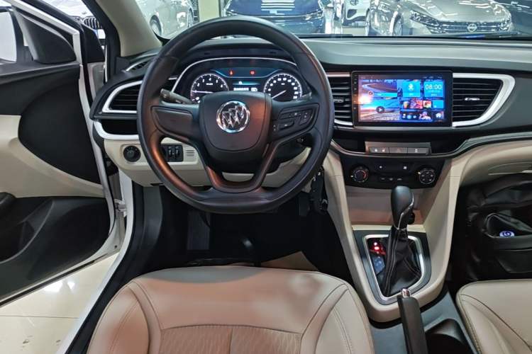 Used Buick GT 2017 15N Automatic Elite Version Audio And AC Panel