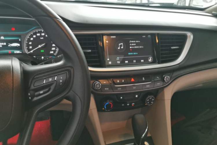 Used Buick GT 2017 15N Automatic Elite Version Audio And AC Panel