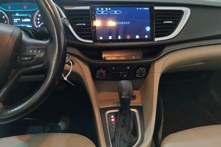 Used Buick GT 2017 15N Automatic Elite Version Audio And AC Panel