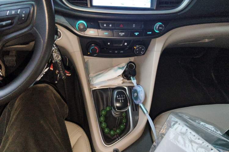 Used Buick GT 2017 15N Manual Elite Version Audio And AC Panel