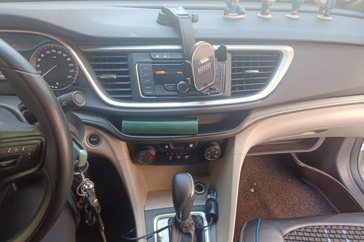 Used Buick GT 2017 15N Automatic Entry-Level Trim Audio And AC Panel