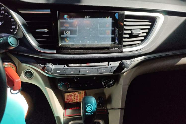 Used Buick GT 2017 15N Automatic Elite Version Audio And AC Panel