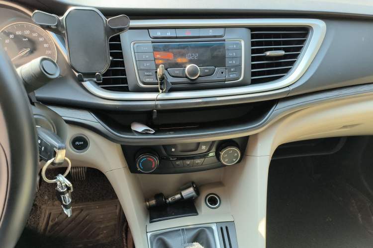 Used Buick GT 2017 15N Manual Elite Version Audio And AC Panel