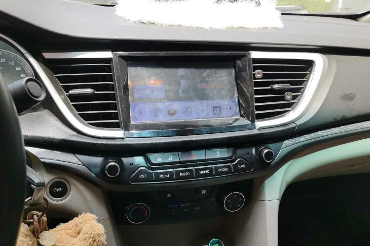 Used Buick GT 2017 15N Manual Elite Version Audio And AC Panel