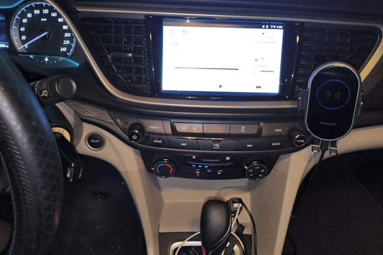 Used Buick GT 2017 15N Automatic Elite Version Audio And AC Panel
