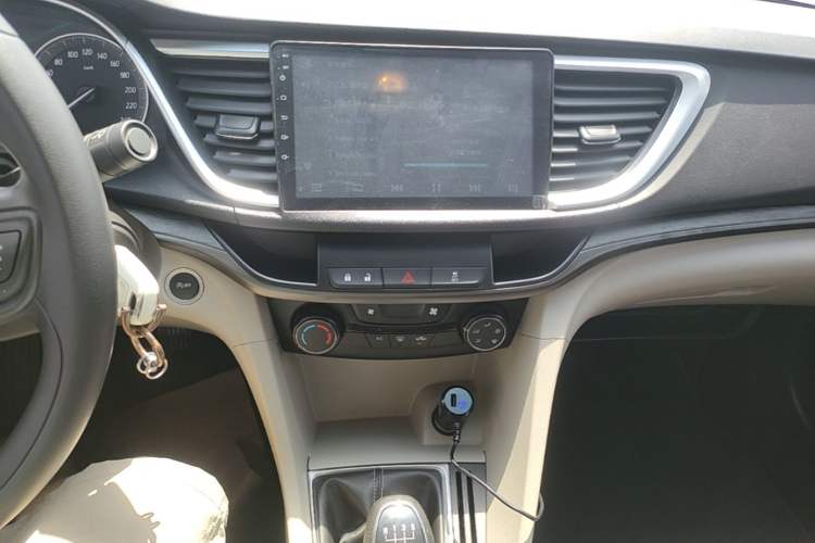 Used Buick GT 2017 15N Manual Entry-Level Trim Audio And AC Panel