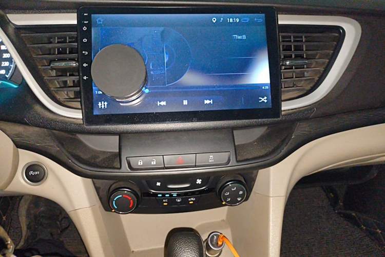 Used Buick GT 2017 15N Automatic Elite Version Audio And AC Panel