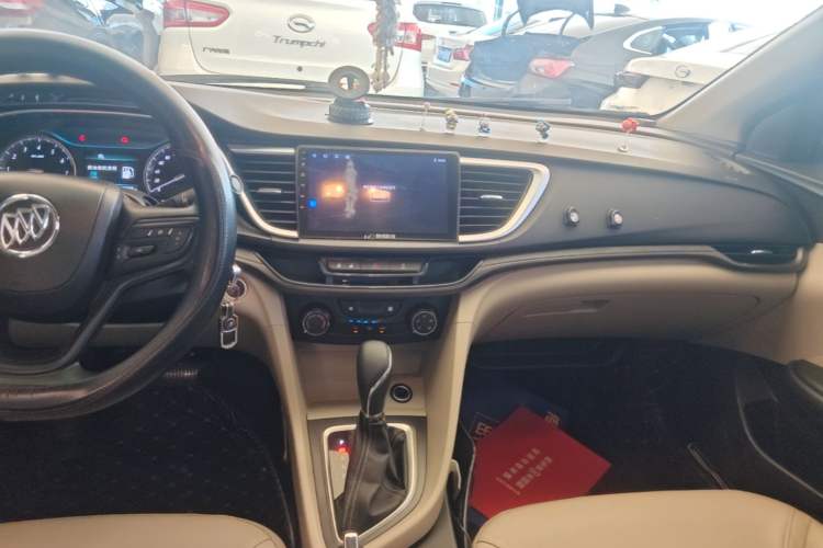 Used Buick GT 2017 15N Automatic Elite Version Audio And AC Panel