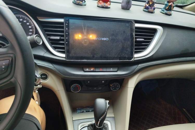 Used Buick GT 2017 15N Automatic Elite Version Audio And AC Panel