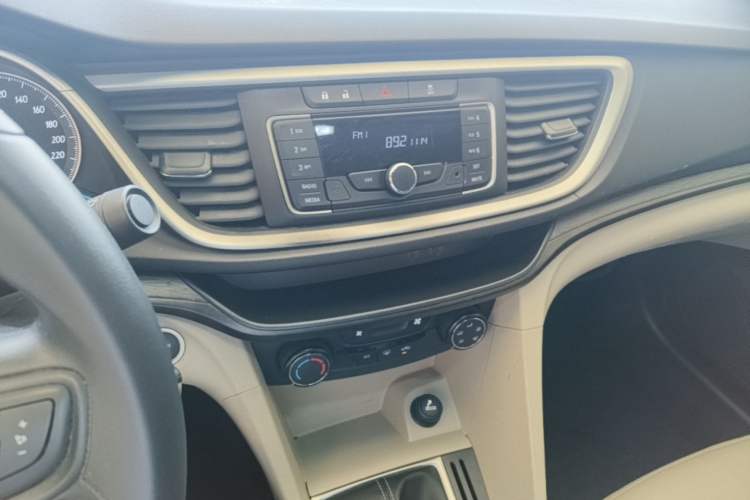 Used Buick GT 2017 15N Manual Elite Version Audio And AC Panel