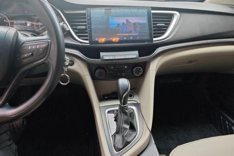 Used Buick GT 2017 15N Automatic Elite Version Audio And AC Panel