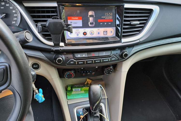 Used Buick GT 2017 15N Automatic Elite Version Audio And AC Panel