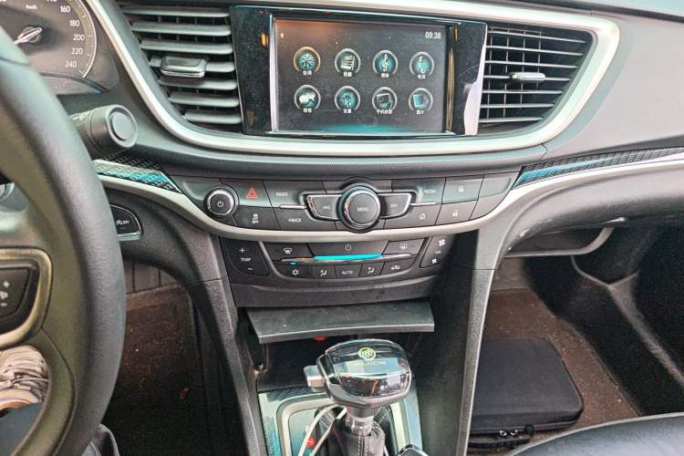 Used Buick GT 2017 15N Automatic Deluxe Edition Audio And AC Panel