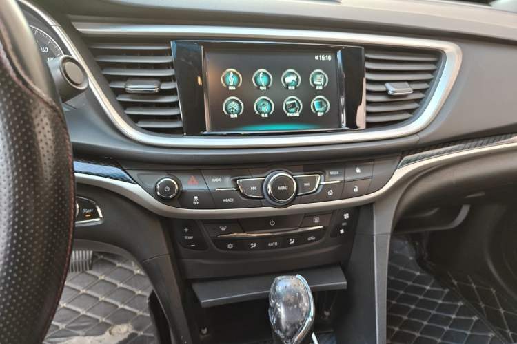 Used Buick GT 2017 15N Automatic Deluxe Edition Audio And AC Panel