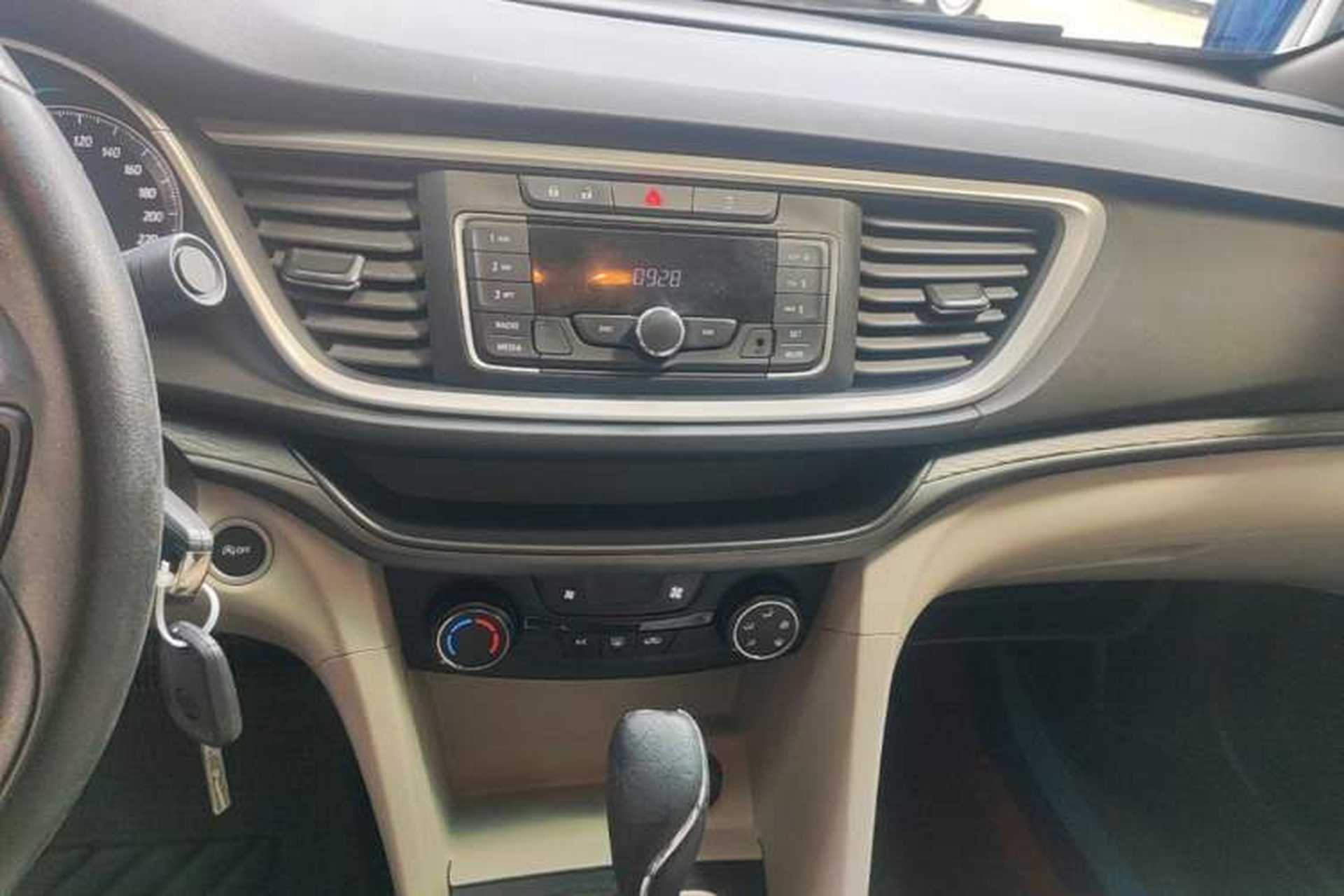Used Buick GT 2017 15N Automatic Elite Version Audio And AC Panel