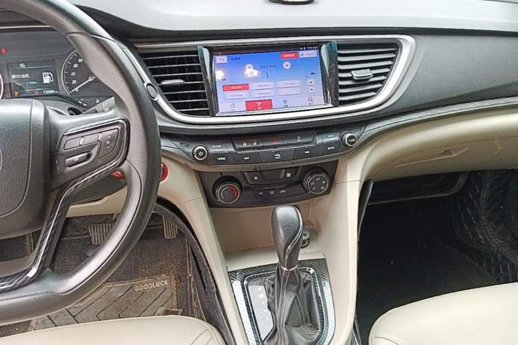 Used Buick GT 2017 15N Automatic Elite Version Audio And AC Panel