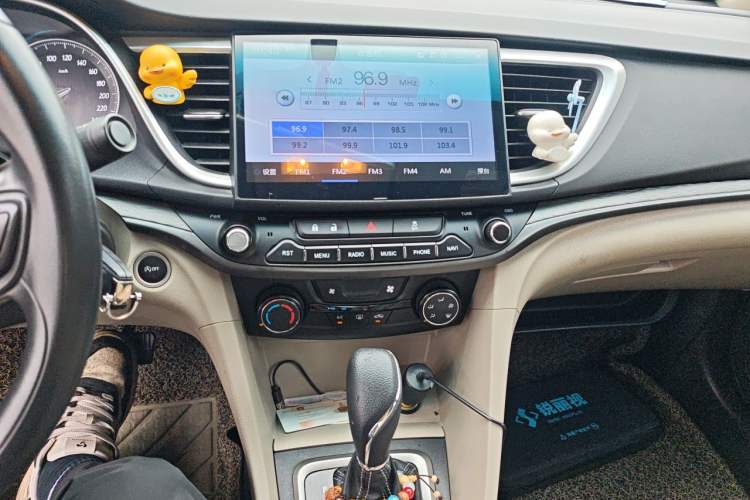Used Buick GT 2017 15N Automatic Elite Version Audio And AC Panel