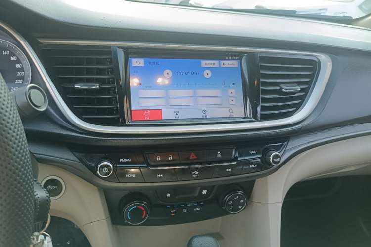 Used Buick GT 2017 15N Automatic Elite Version Audio And AC Panel