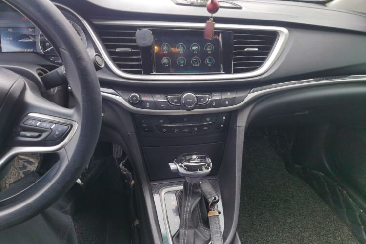 Used Buick GT 2017 15N Automatic Deluxe Edition Audio And AC Panel