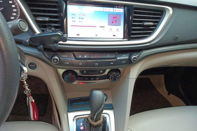 Used Buick GT 2017 15N Automatic Elite Version Audio And AC Panel
