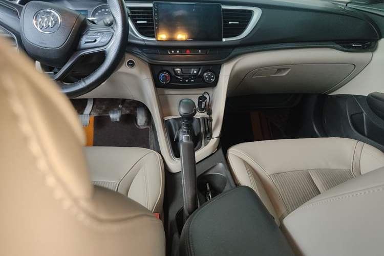Used Buick GT 2017 15N Manual Elite Version Audio And AC Panel