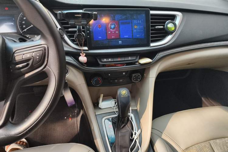 Used Buick GT 2017 15N Automatic Elite Version Audio And AC Panel