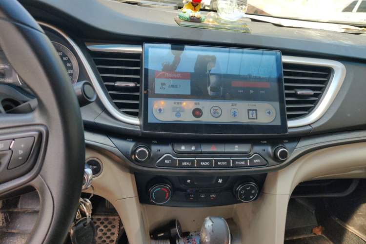 Used Buick GT 2017 15N Automatic Elite Version Audio And AC Panel