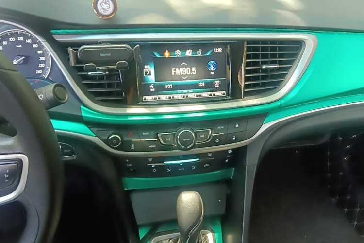 Used Buick GT 2017 15N Automatic Deluxe Edition Audio And AC Panel