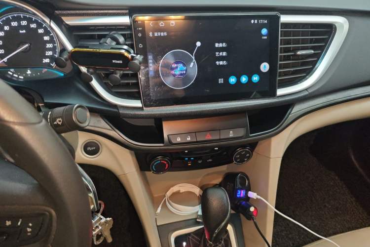 Used Buick GT 2017 15N Automatic Elite Version Audio And AC Panel