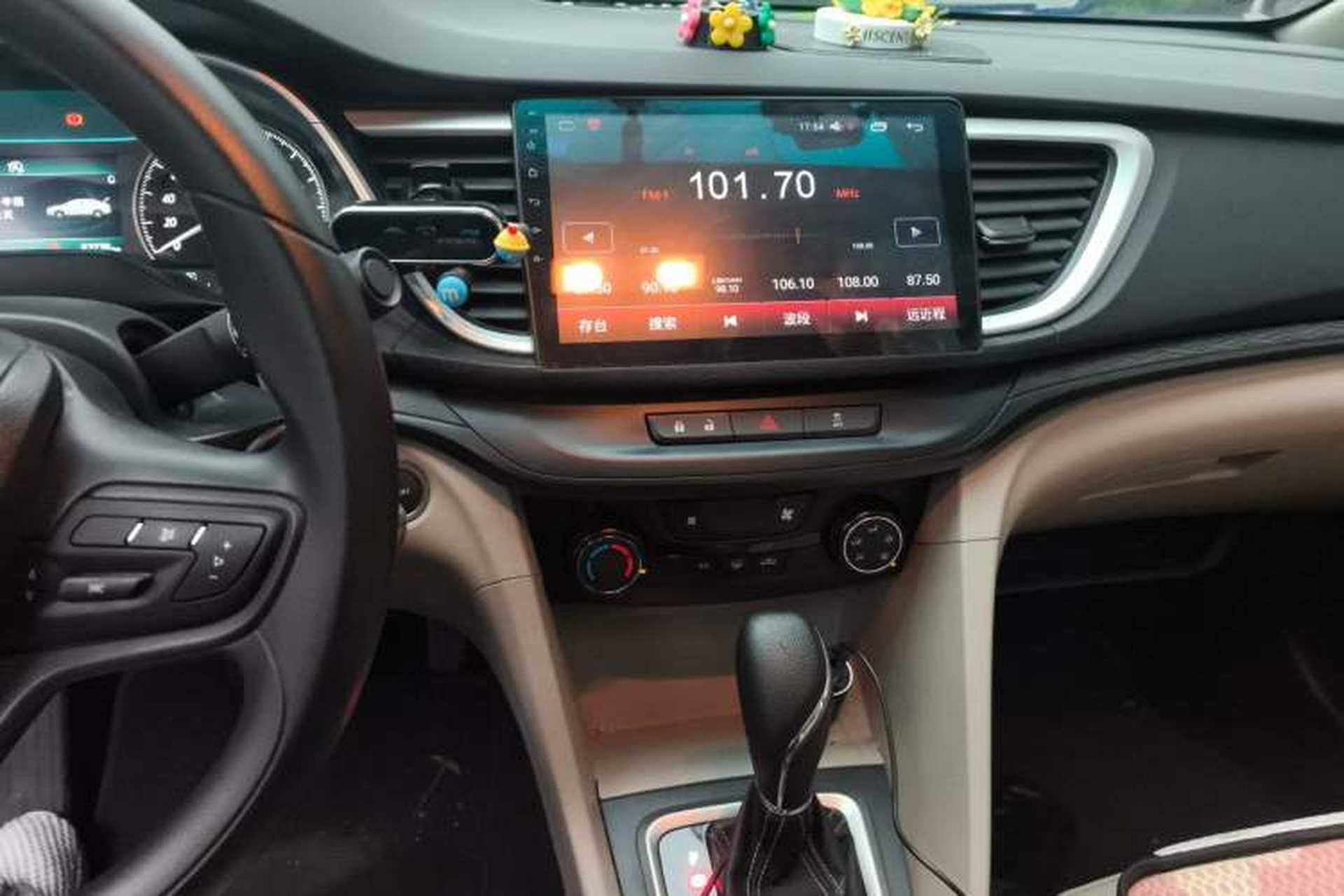 Used Buick GT 2017 15N Automatic Elite Version Audio And AC Panel