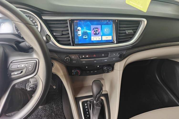 Used Buick GT 2017 15N Automatic Elite Version Audio And AC Panel