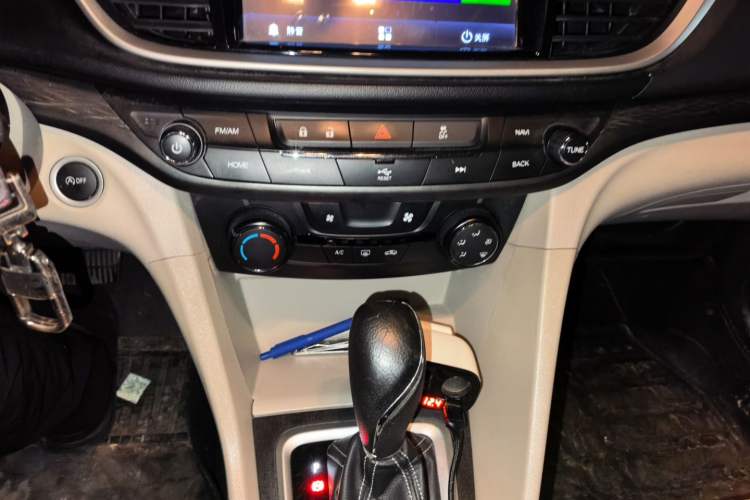 Used Buick GT 2017 15N Automatic Elite Version Audio And AC Panel