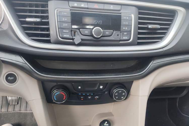 Used Buick GT 2017 15N Manual Elite Version Audio And AC Panel