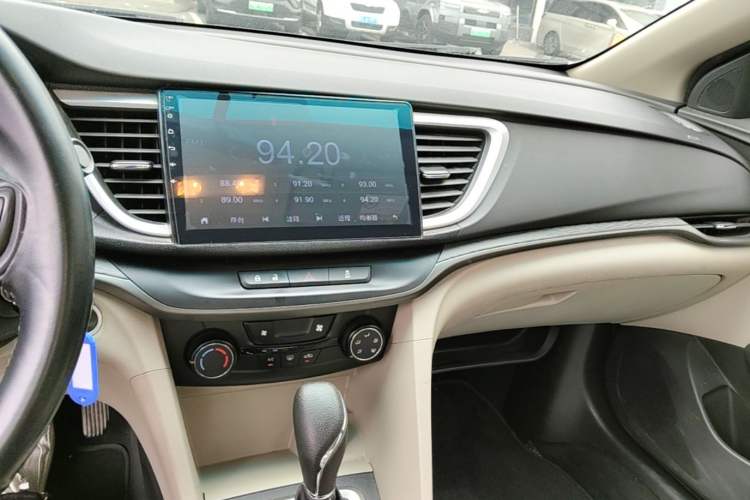Used Buick GT 2017 15N Automatic Elite Version Audio And AC Panel