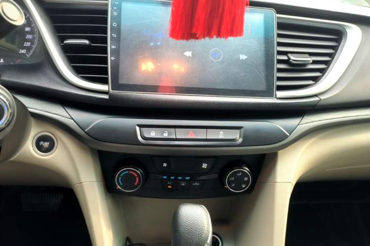 Used Buick GT 2017 15N Automatic Elite Version Audio And AC Panel