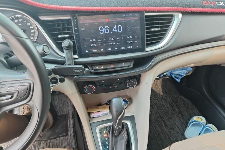 Used Buick GT 2017 15N Automatic Elite Version Audio And AC Panel