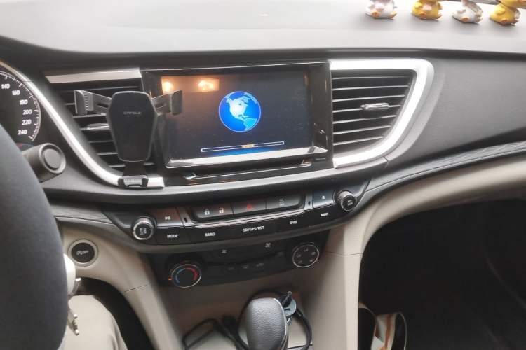 Used Buick GT 2017 15N Automatic Elite Version Audio And AC Panel